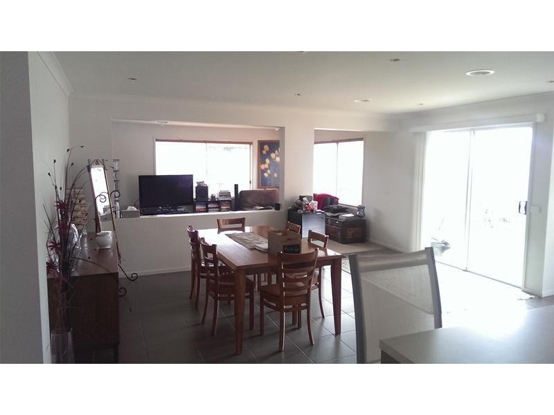 44 Thunderbolt Drive, Cranbourne North VIC 3977