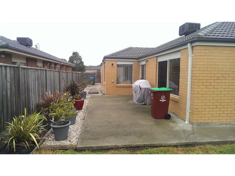44 Thunderbolt Drive, Cranbourne North VIC 3977