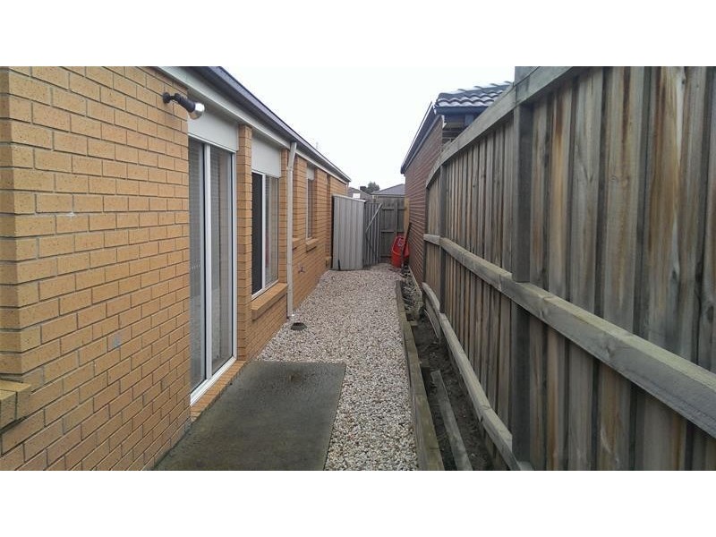 44 Thunderbolt Drive, Cranbourne North VIC 3977