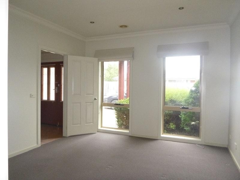 22 Charles Conder Place, Berwick VIC 3806