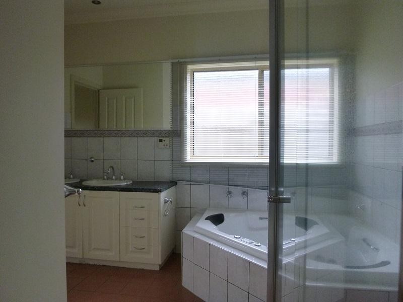 22 Charles Conder Place, Berwick VIC 3806