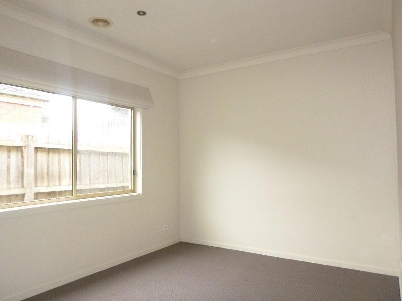 22 Charles Conder Place, Berwick VIC 3806