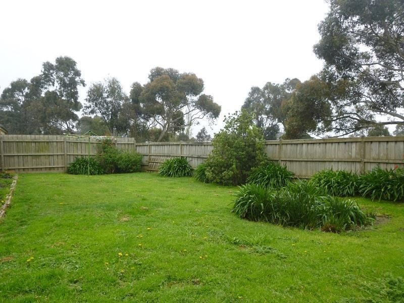 22 Charles Conder Place, Berwick VIC 3806