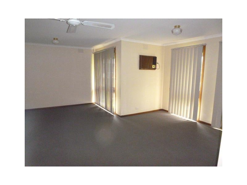 69 Valley Fair Drive, Narre Warren VIC 3805