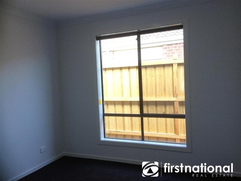 10 Fairywren Street, Pakenham VIC 3810