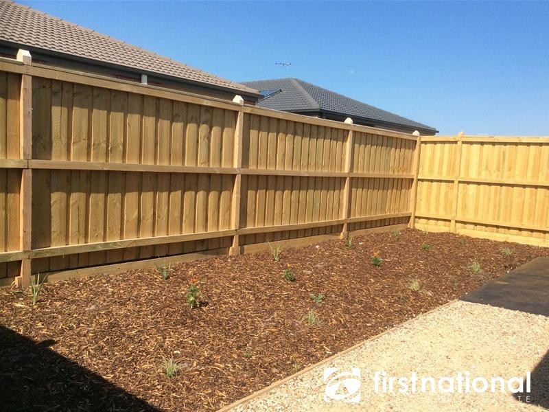 10 Fairywren Street, Pakenham VIC 3810