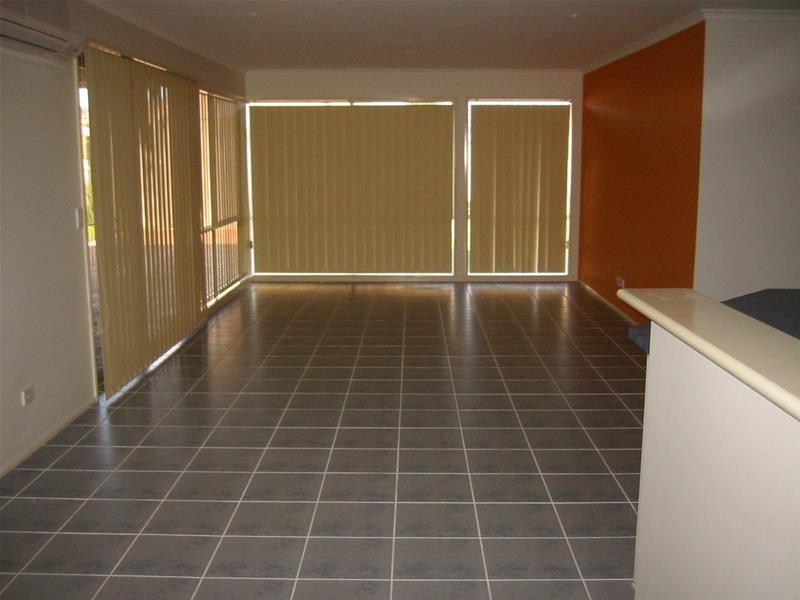 9 Hampshire Drive, Narre Warren South VIC 3805