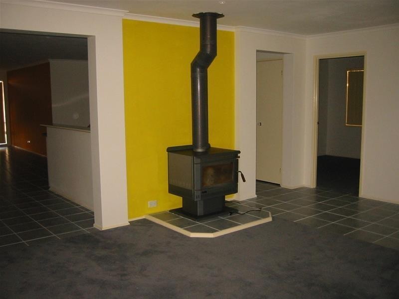 9 Hampshire Drive, Narre Warren South VIC 3805