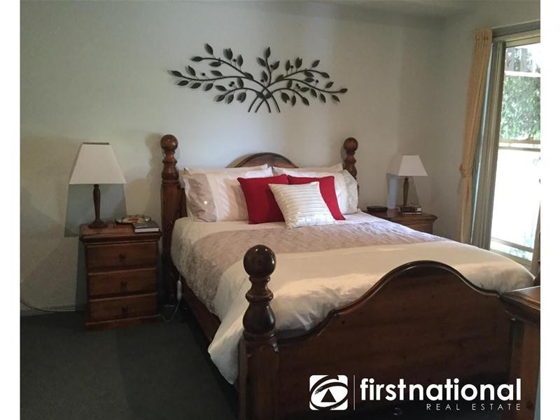 4 Cathedral Close, Pakenham VIC 3810