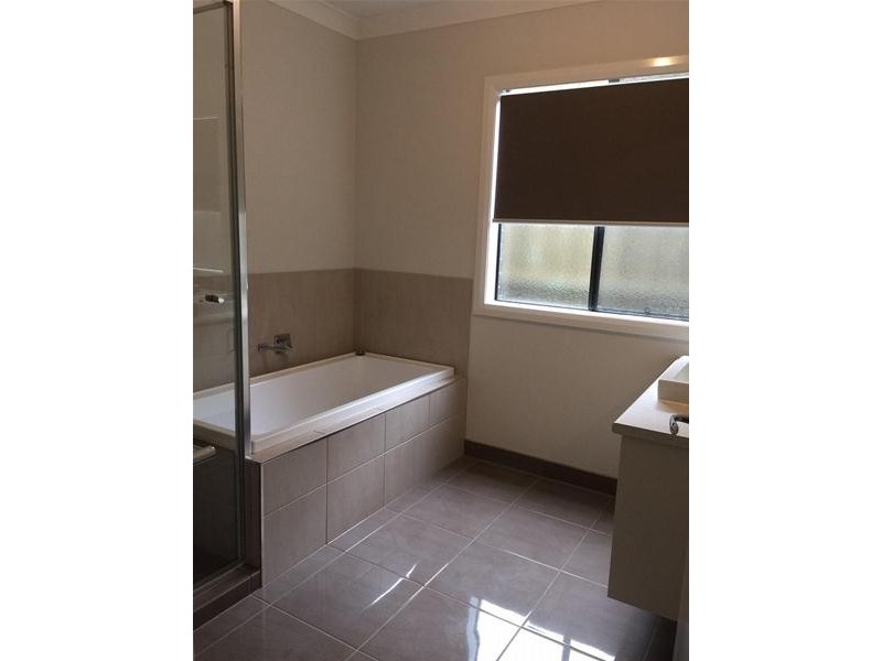 235 (Lot 27) Pink Hill Boulevard, Officer VIC 3809