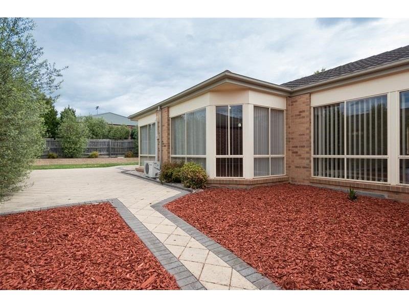 8 Evergold Close, Narre Warren South VIC 3805