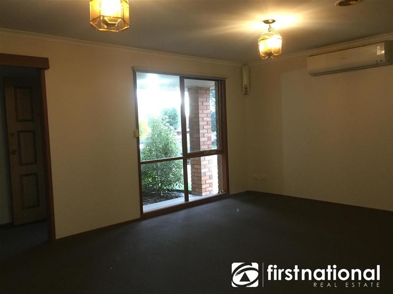 2 Gullquist Way, Pakenham VIC 3810