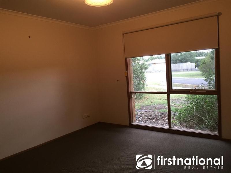 2 Gullquist Way, Pakenham VIC 3810