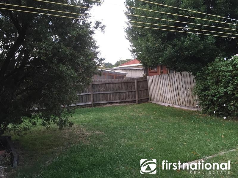 2 Gullquist Way, Pakenham VIC 3810