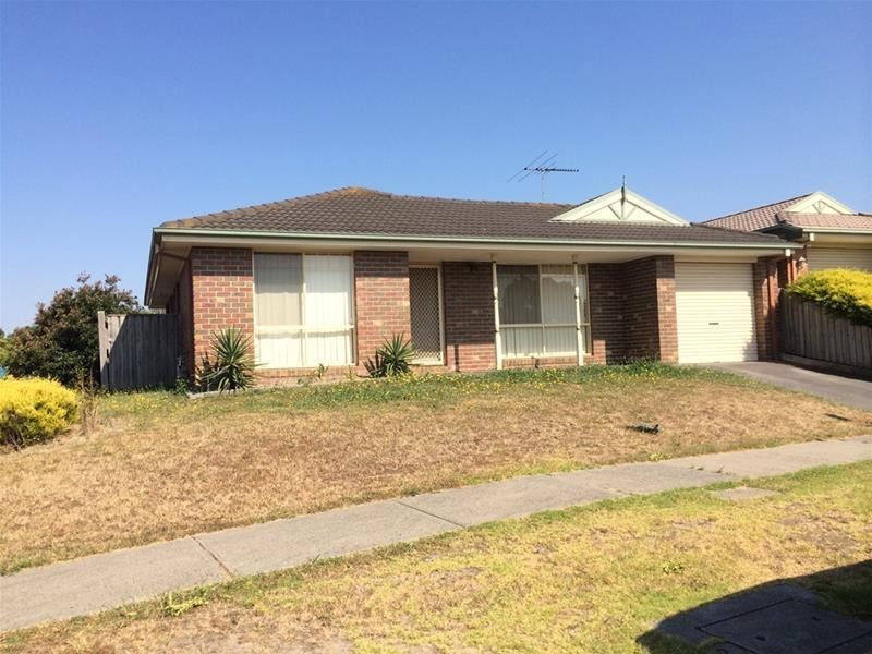 2/13 Abercairn Drive, Narre Warren VIC 3805