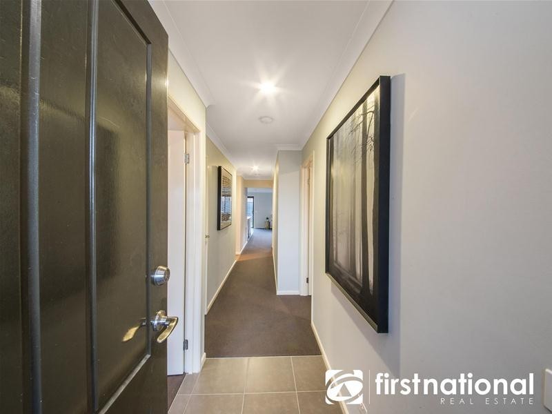 13 Sienna Way, Pakenham VIC 3810