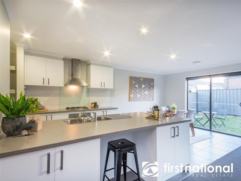 13 Sienna Way, Pakenham VIC 3810