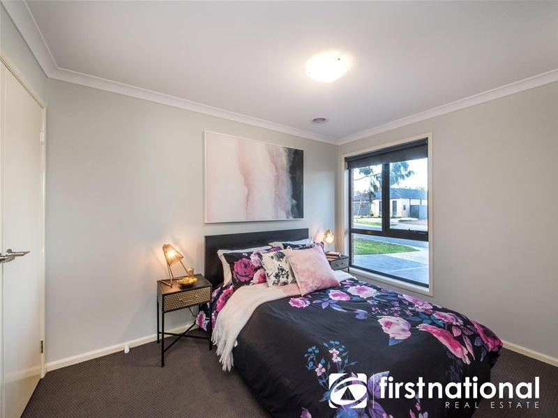 13 Sienna Way, Pakenham VIC 3810