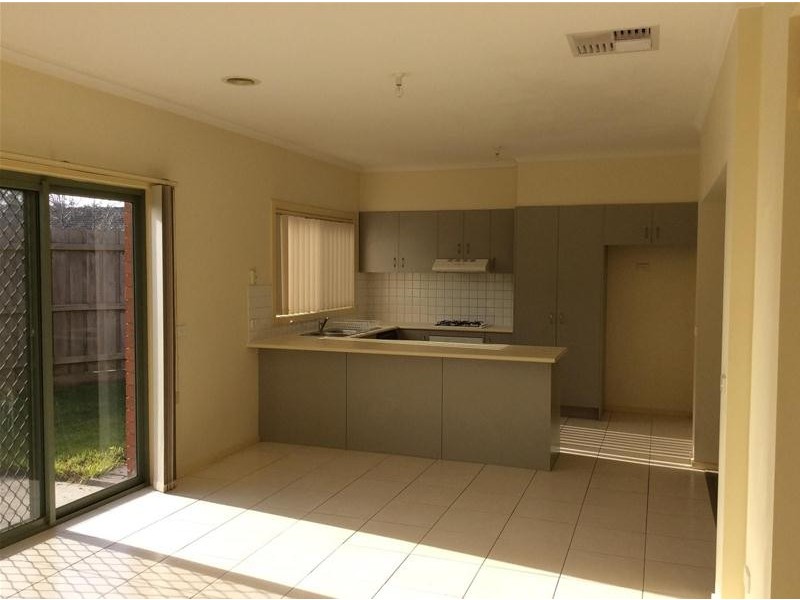 9 Oakgrove Drive, Narre Warren South VIC 3805