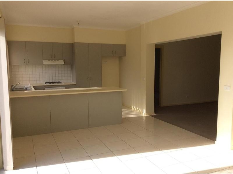 9 Oakgrove Drive, Narre Warren South VIC 3805