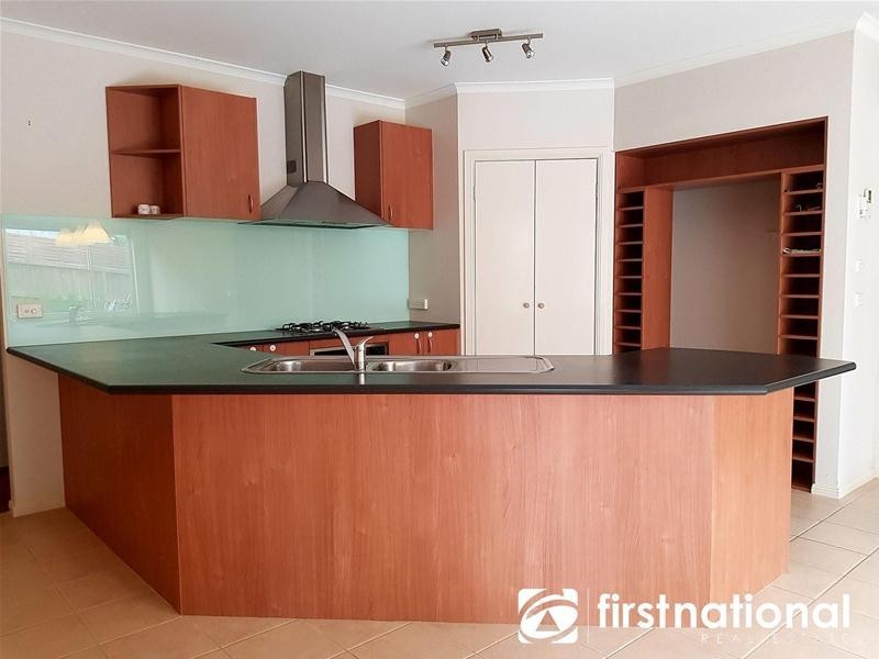 1 Glasshouse Court, Berwick VIC 3806