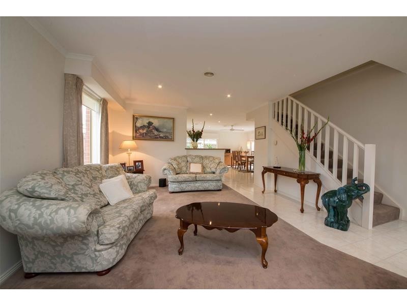 2 Provence Place, Narre Warren South VIC 3805