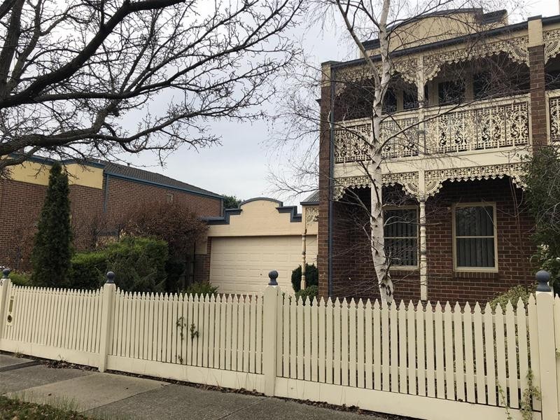 6 Reid Mews, Berwick VIC 3806