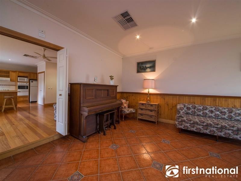 20 Vista Court, Berwick VIC 3806