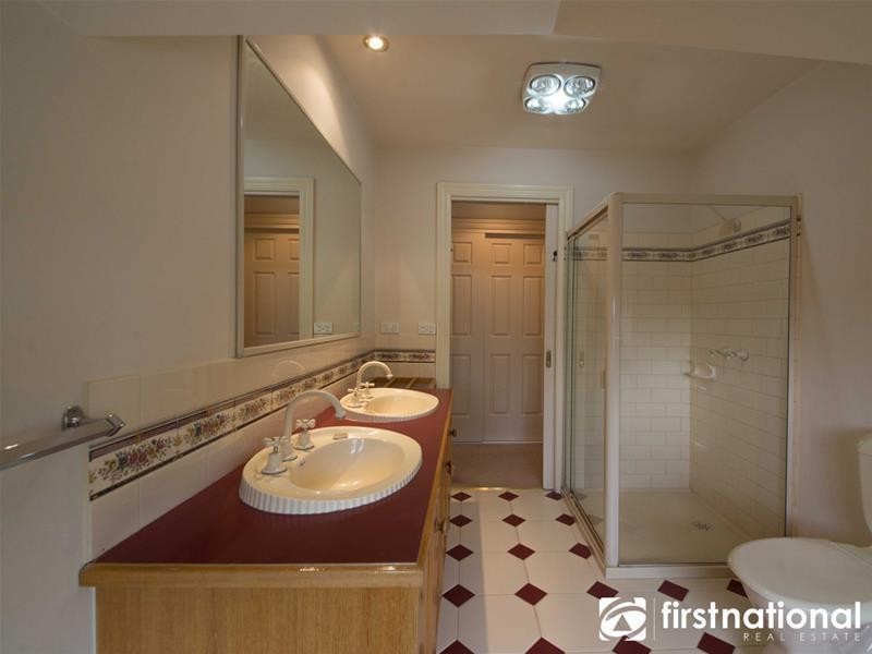 20 Vista Court, Berwick VIC 3806