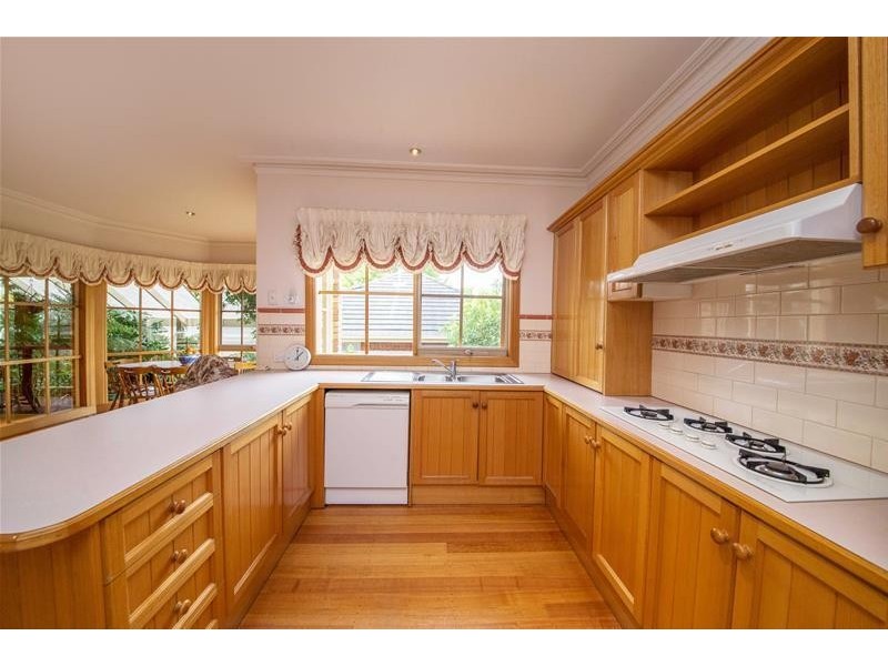 20 Vista Court, Berwick VIC 3806