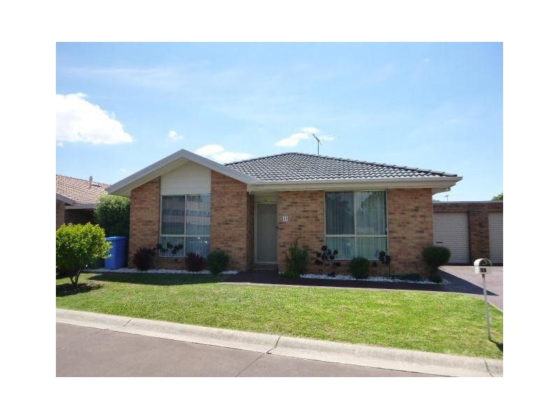 33 Warren Close, Narre Warren VIC 3805