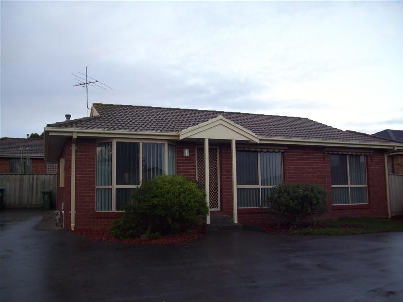 2/8 Palm Way, Narre Warren South VIC 3805