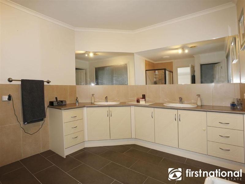 15 Sorrento Avenue, Berwick VIC 3806