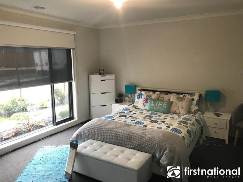 18 Glendora Avenue, Clyde VIC 3978