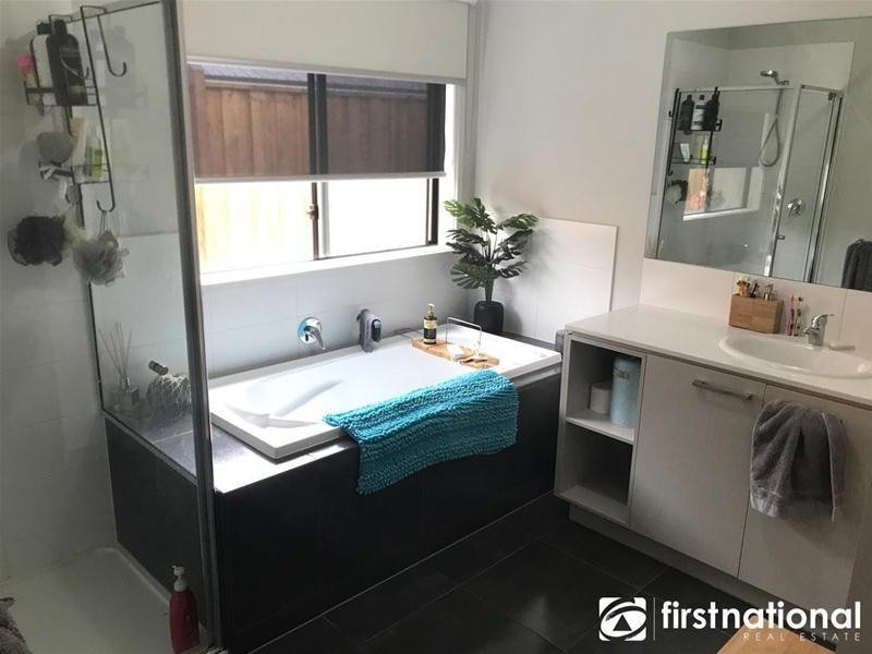 18 Glendora Avenue, Clyde VIC 3978