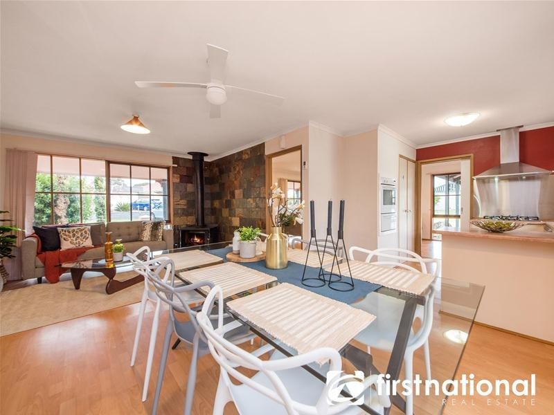 10 Mayruck Rise, Hampton Park VIC 3976