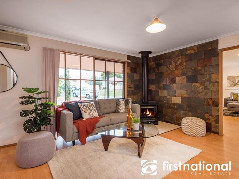 10 Mayruck Rise, Hampton Park VIC 3976