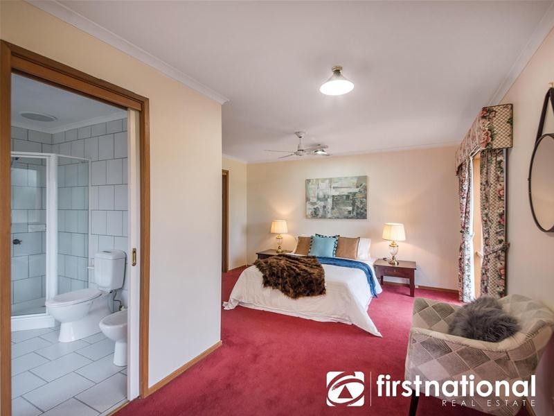 10 Mayruck Rise, Hampton Park VIC 3976