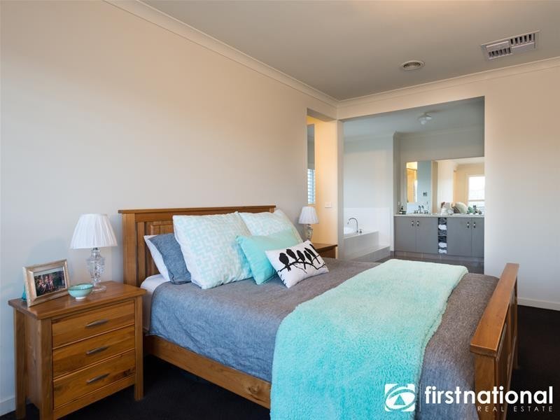 22 Kilburn Place, Pakenham VIC 3810