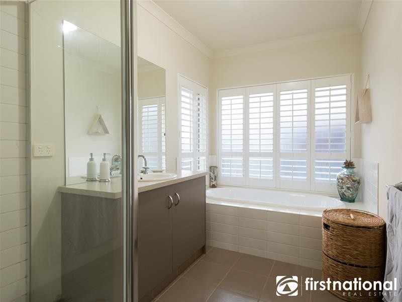 22 Kilburn Place, Pakenham VIC 3810