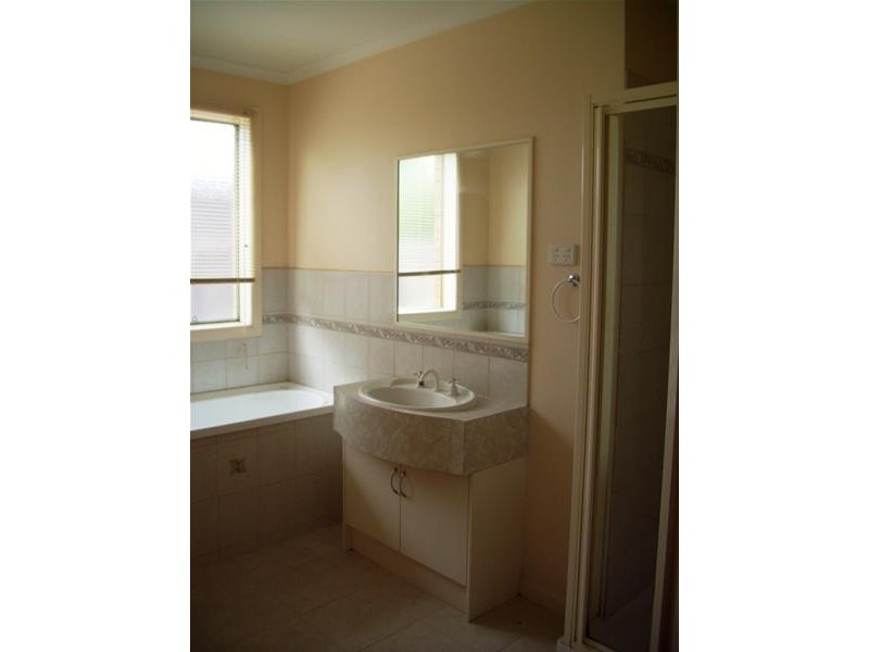 6 Baronessa Avenue, Narre Warren South VIC 3805