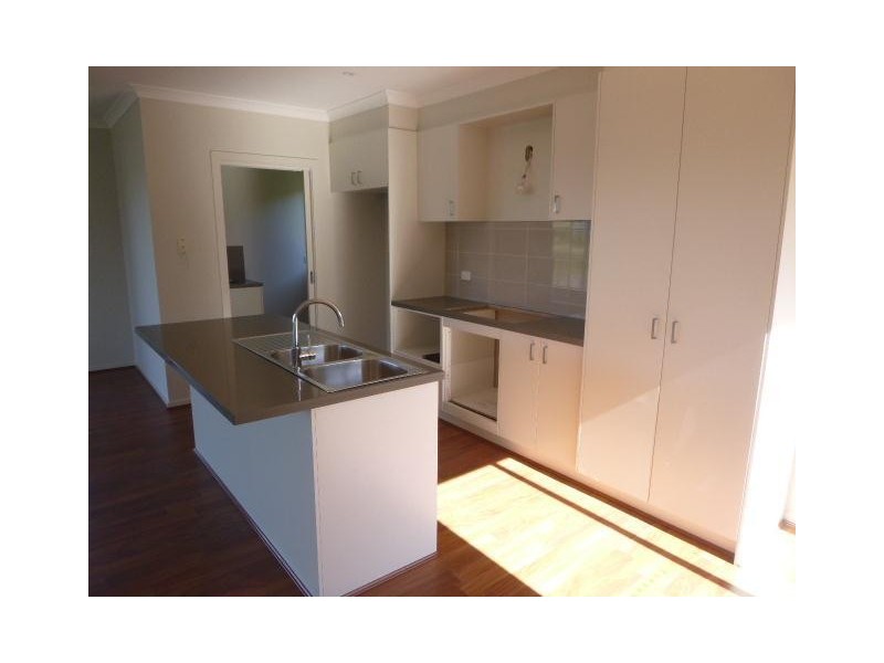 1/9 Bankton Avenue, Cranbourne East VIC 3977