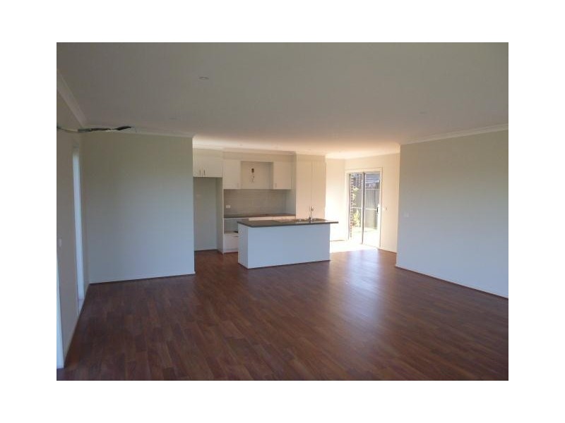1/9 Bankton Avenue, Cranbourne East VIC 3977