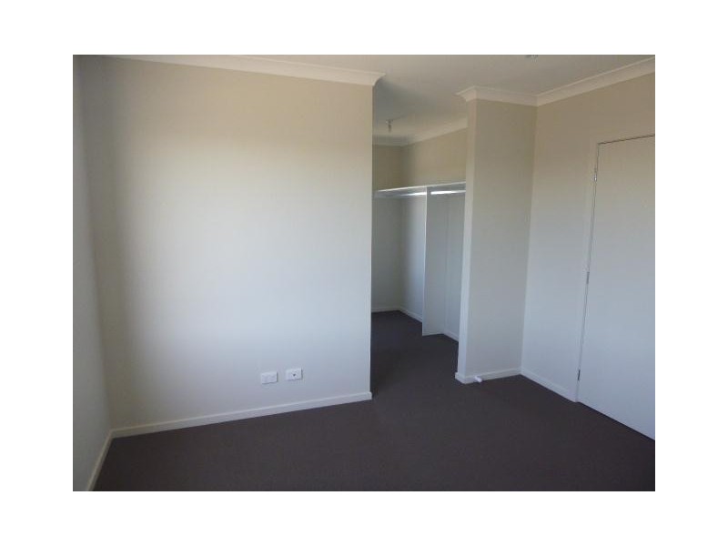 1/9 Bankton Avenue, Cranbourne East VIC 3977