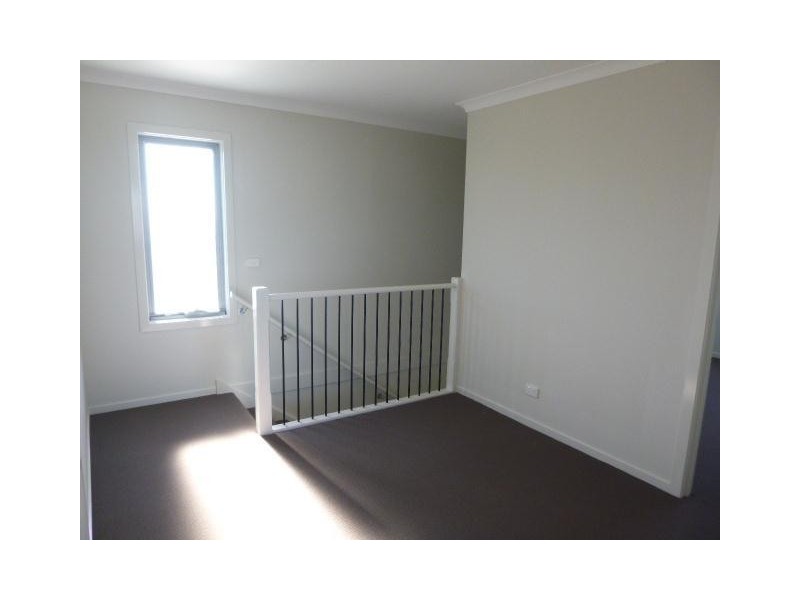 1/9 Bankton Avenue, Cranbourne East VIC 3977