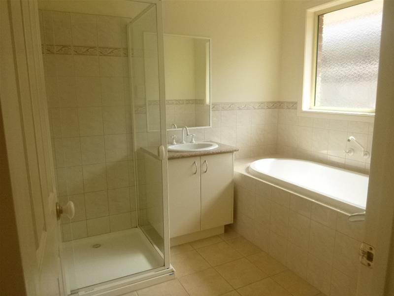 20 Spring Circuit, Pakenham VIC 3810