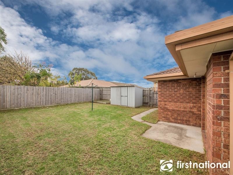 27 Lauren Drive, Hampton Park VIC 3976