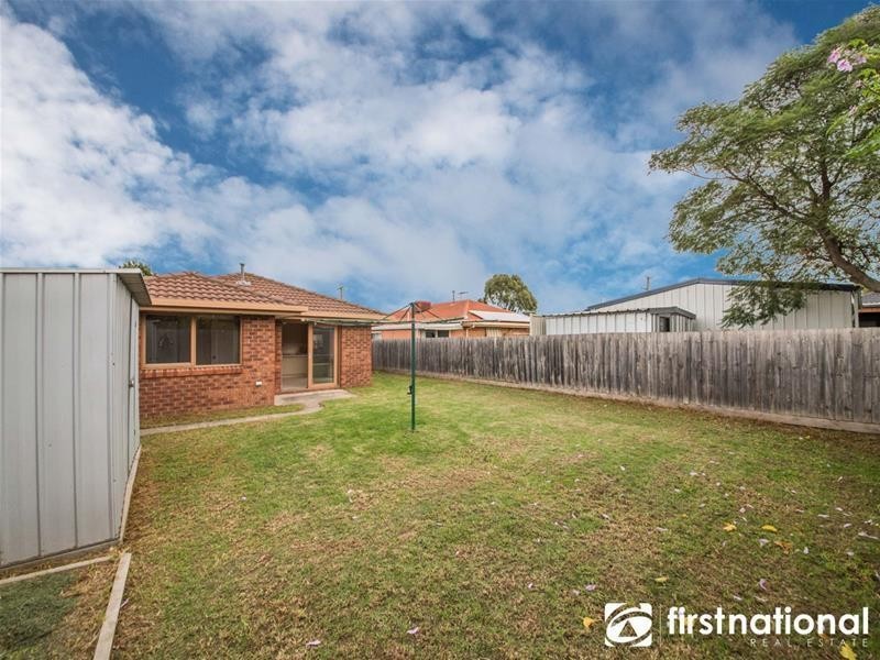 27 Lauren Drive, Hampton Park VIC 3976