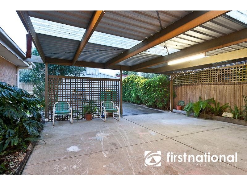 4 Simon Drive, Pakenham VIC 3810