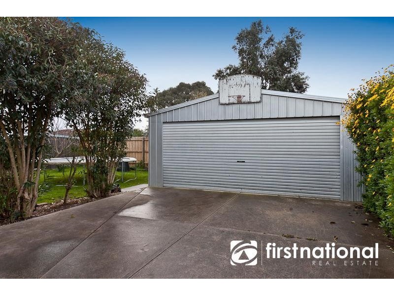 4 Simon Drive, Pakenham VIC 3810